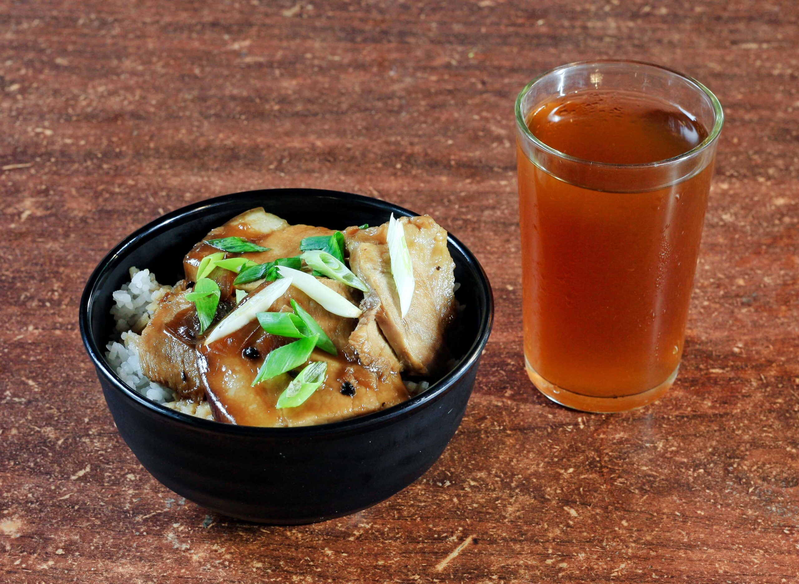 4839325pork asado rice bowl with drinks